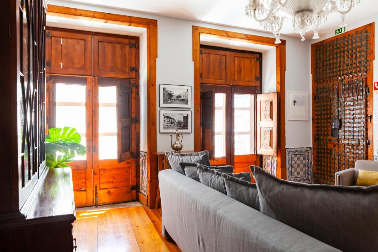 Alfama Terrace Apartment With Authentic XVIII Tiles And Historic Notes 3 Bedrooms & 2 Bathrooms Ac Lisbon Exterior photo